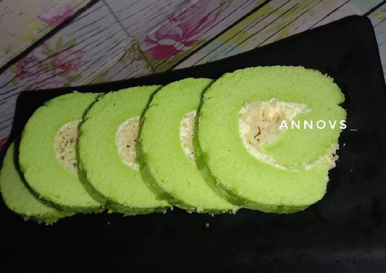 Pandan roll cake + butter