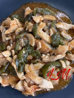 Una foto de Pollo con verdura y salsa de soja en olla GM