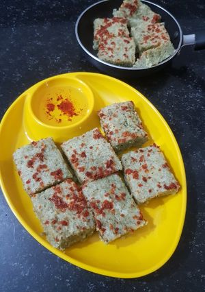 ફોતરાવાળી મગની દાળ ના ઢોકળા (Fotravali Moong Dal Dhokla Recipe In Gujarati) રેસીપી મુખ્ય ફોટો
