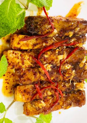 Hình của món Cá hồi áp chảo sốt tỏi mật ong.