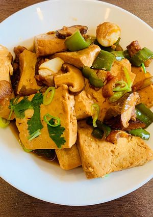 A picture of Pork, Chinese Mushroom and Chili Tofu.
