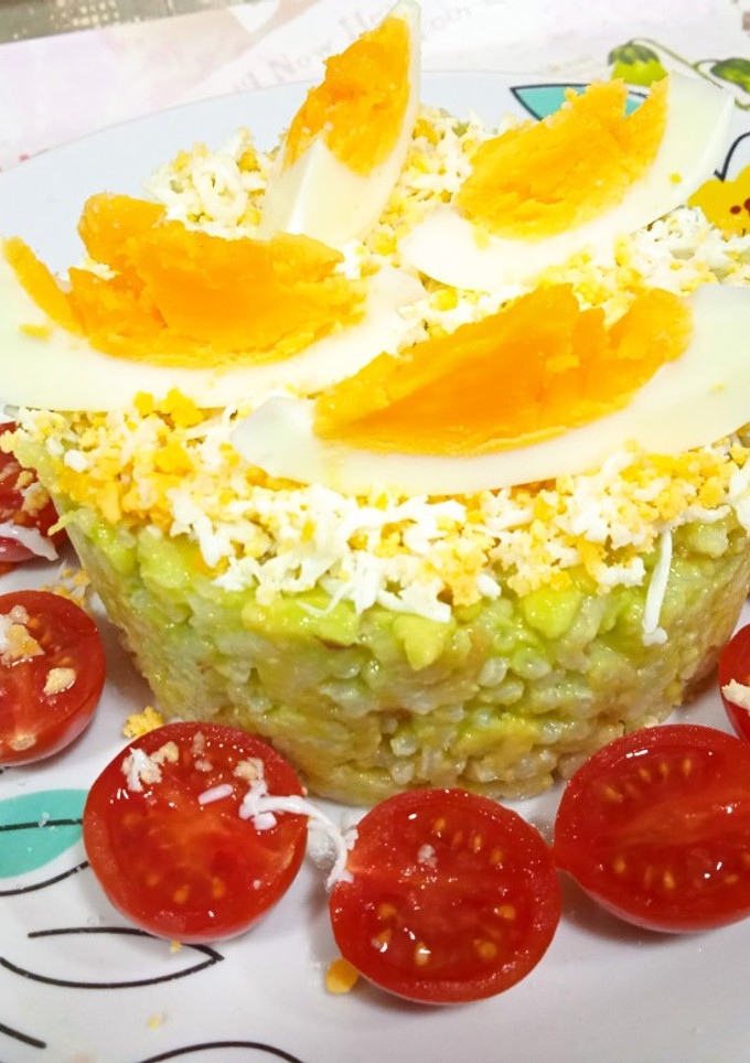 Una foto de Ensalada de arroz y aguacate