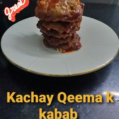 A picture of Kachay Qeema k kabab.