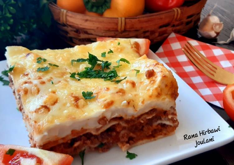 لازانيا باللحم المفروم والبشاميل