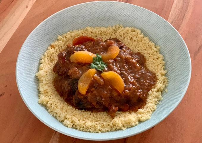 Recipe of Épaule d’agneau confite façon tagine aux abricots