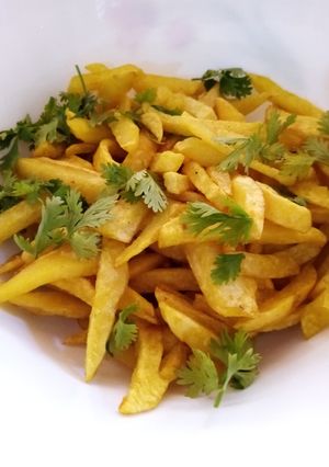 A picture of Spicy turmeric chips.