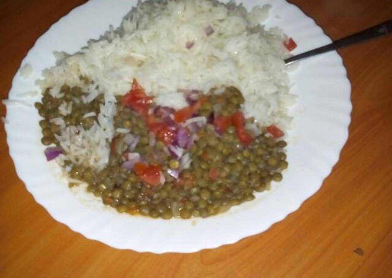 Boiled rice with ndengu