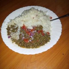 A picture of Boiled rice with ndengu.