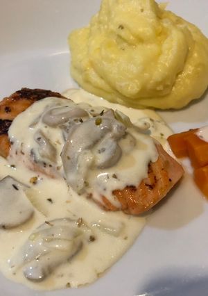 Foto resep Salmon Steak with Mushroom Sauce