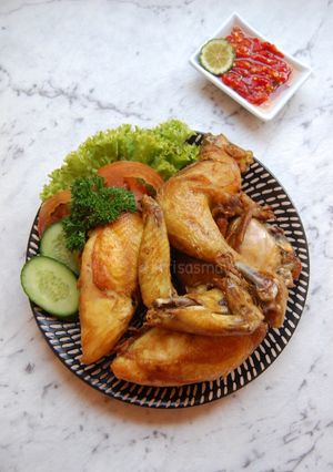 Foto resep Ayam ungkep bumbu Kuning, simple & yummy