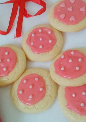 A picture of Sugar Cookies with White Chocolate Frosting.