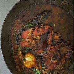 A picture of Garlic based fish curry.