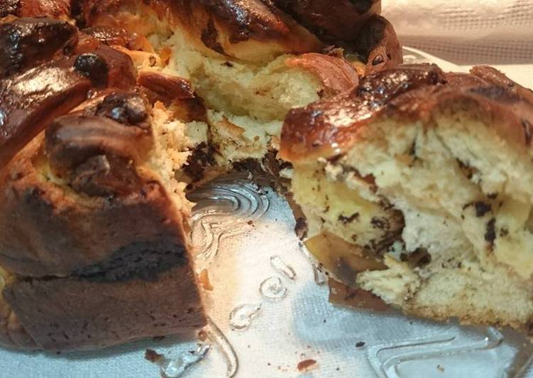 Brioche con virutas de chocolate y calabaza escarchada