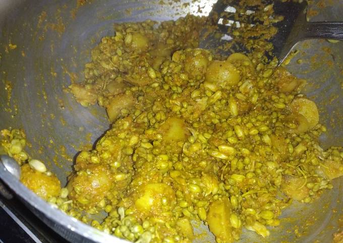 Recipe of Quick Dramstick flowers and potato ki sabji