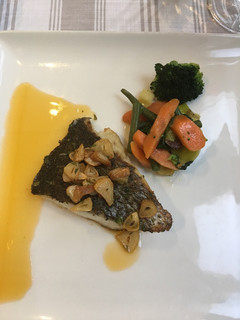 Una foto de Corvina a la koskera😋