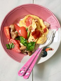 รูปของ ผัดผักรวม+ไข่เจียวมะเขือเทศ🍳🥗