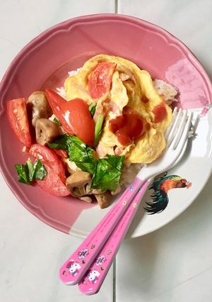 รูปของ ผัดผักรวม+ไข่เจียวมะเขือเทศ🍳🥗