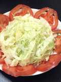 Ensalada de col y tomate