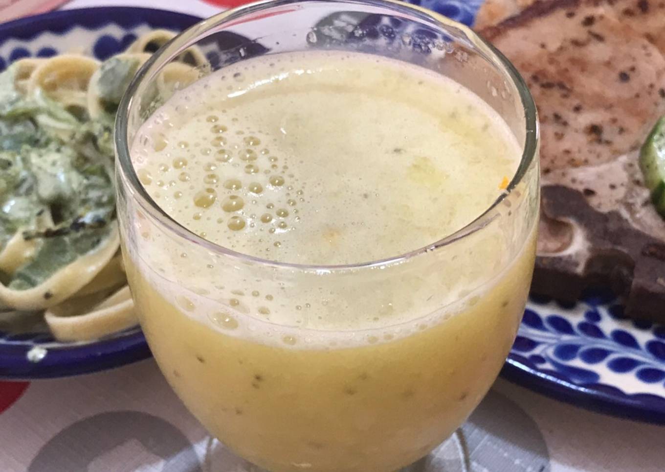 Batido de pepino naranja y chía