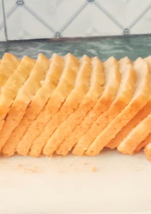 होम मेड आटा ब्रेड (Homemade aata bread recipe in hindi) रेसिपी मुख्य फोटो