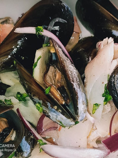 Una foto de Bol de mejillones, con salsa de cítricos Aroha 🍊🍋