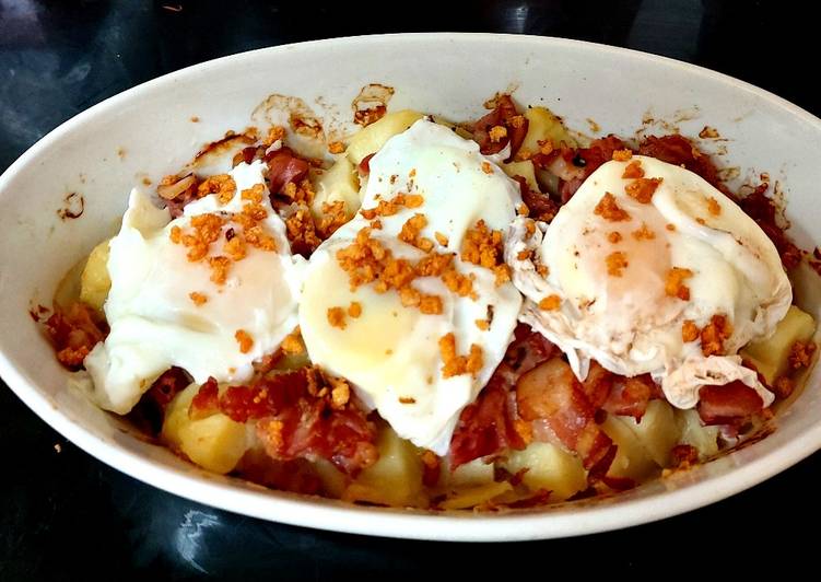 Recipe of Quick My Potato, Streaky Bacon &amp; Egg Breakfast