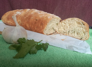 Una foto de Pan de ajo y perejil fácil