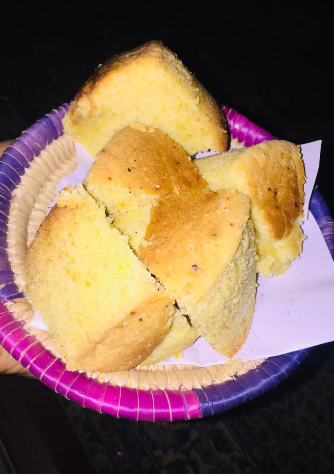 A picture of Plain slice cake.