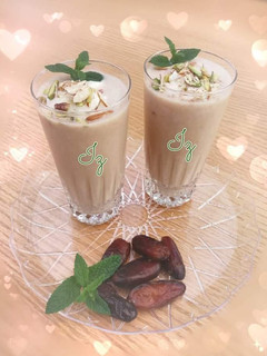 A picture of 🍹🍌🌴Date & Banana Milkshake🌴🍌🍹.