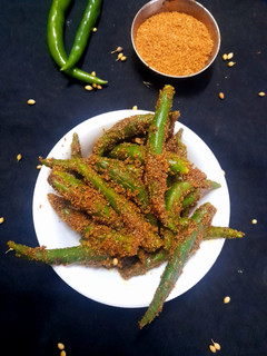 हरी मिर्च का अचार (Hari mirch ka achar recipe in Hindi) रेसिपी मुख्य फोटो