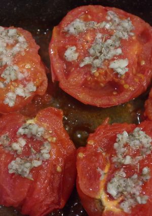 Une photo de TOMATES à LA PROVENÇALES