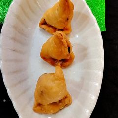 A picture of Vegetable samosa.