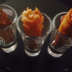A picture of Chinese spring rolls.