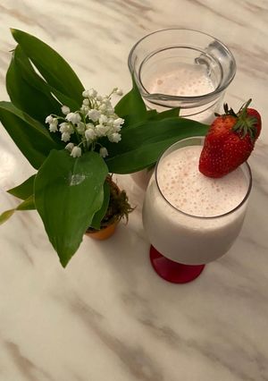 Une photo de Milkshake fraise mangue