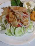 สลัดไก่ย่างสไปร์ซี่