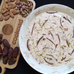 A picture of Sheer khurma.