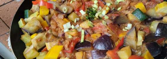 Estofado🥘🍱🍲 de berenjena🍆 y calabacin🍛🥙🍚