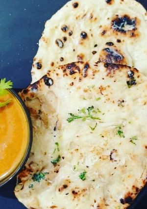A picture of Aloo Kulcha.