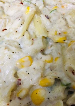 A picture of White sauce pasta.