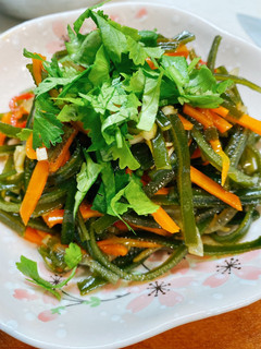 涼拌海帶絲 的食譜成品照片