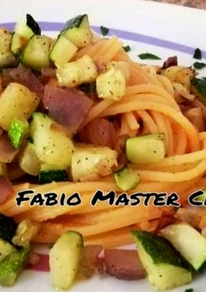 Foto di Spaghetti con Zucchine e Cipolla di Tropea