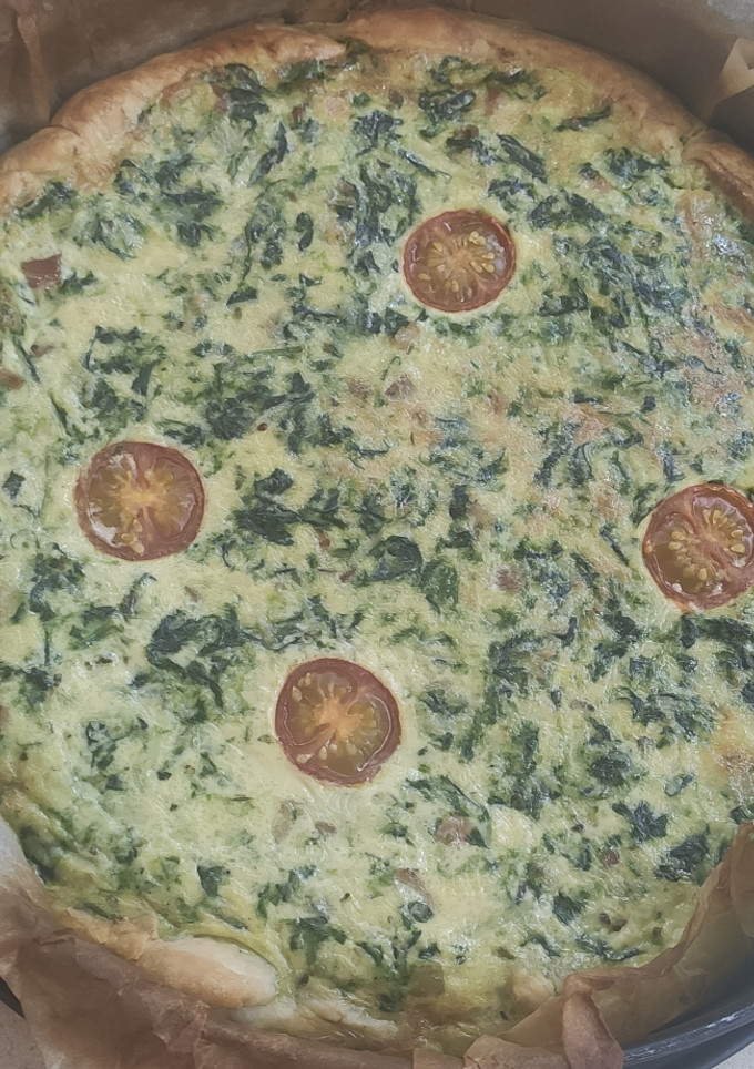 Una foto de Quiche espinacas