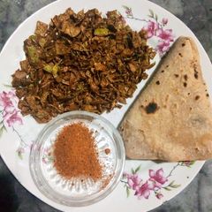A picture of Ghiya (Lauki)ky fry Chilkay.
