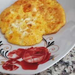 A picture of Small omelet 🧀🥚.