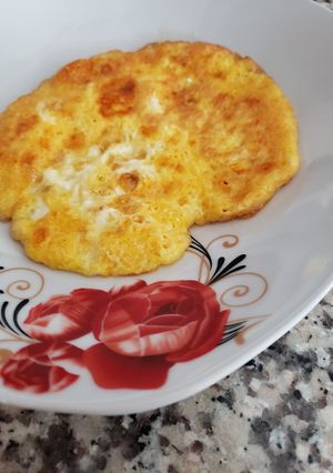 A picture of Small omelet 🧀🥚.