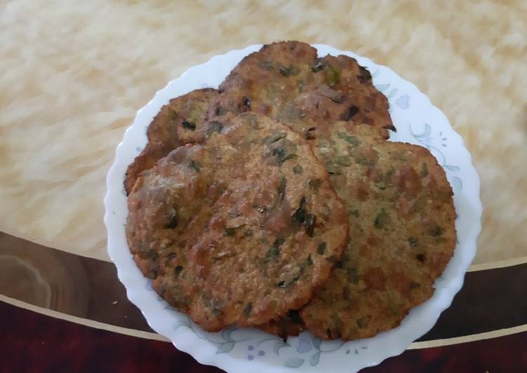 Mixed Flour Methi Poori