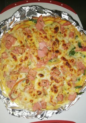Una foto de Pizza a base de huevo y avena