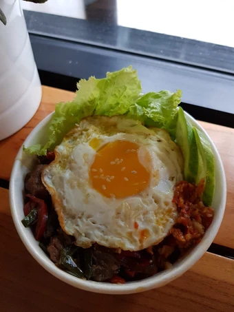 Langkah Mudah untuk Membuat Resep Nasi rice bowl telur ceplok sapi lada hitam Anti Ribet, Enak