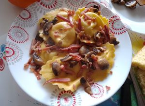 Foto di Ravioli funghi e speck