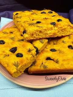 Foto di Focaccia alla zucca e rosmarino